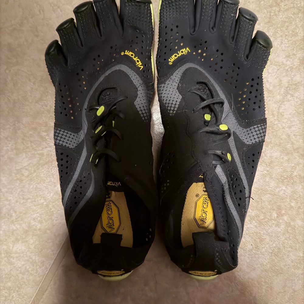 Vibram Men's VRun FiveFingers Shoes 41